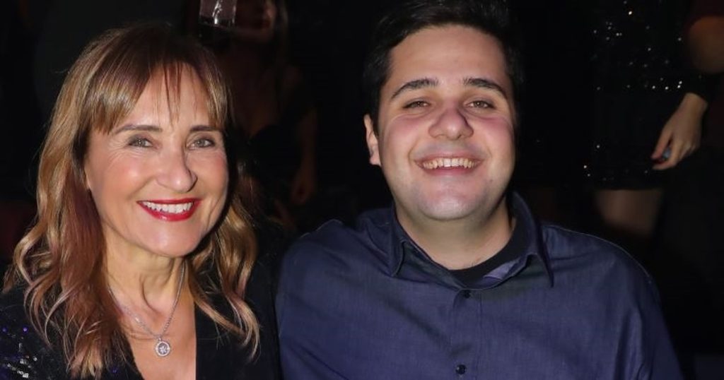 ΜΙΑ ΣΠΑΝΙΑ ΦΩΤΟΓΡΑΦΙΑ ΓΙΑ ΤΗΝ ΑΓΑΠΗ ΜΟΥ - Μάρα Ζαχαρέα