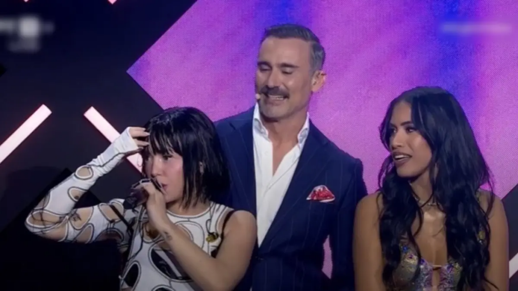 Τραυματισμός στη Eurovision: Φαβορί τραγουδίστρια παθαίνει καρούμπαλο
