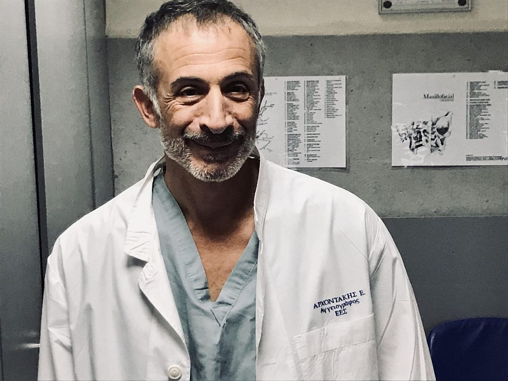 Ο Ευτύχης Αρχοντάκης, ο γιατρός που σώζει ζωές: Η μάχη του για τον Γιώργο Μυλωνάκη