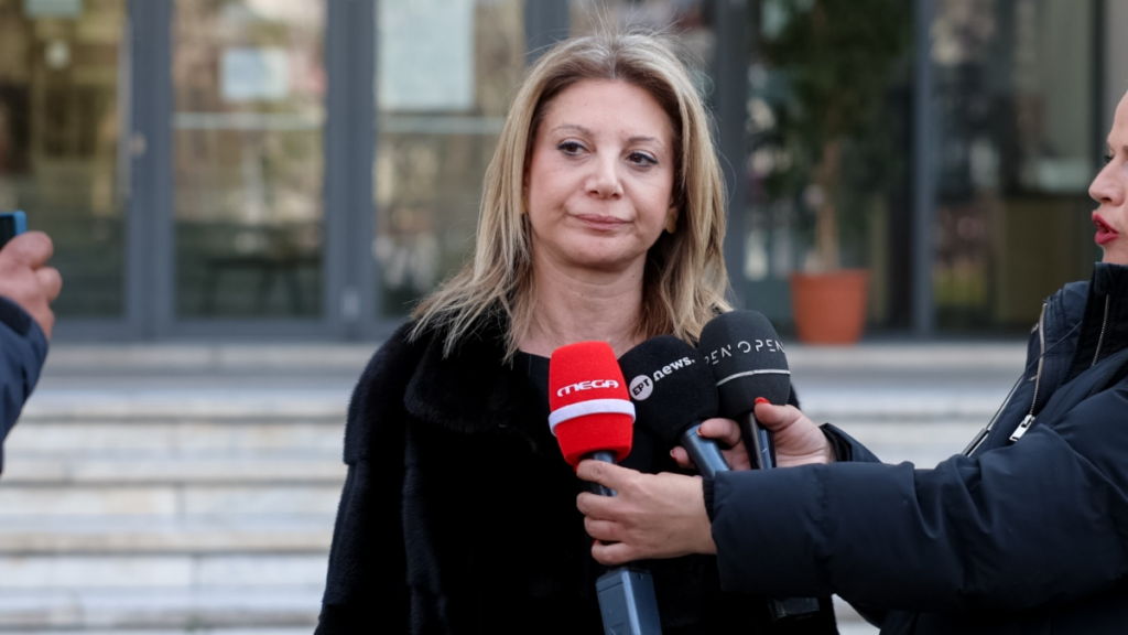 Καρυστιανού: Ξέσπασμα για τη διακοπή της δίκης Τεμπών