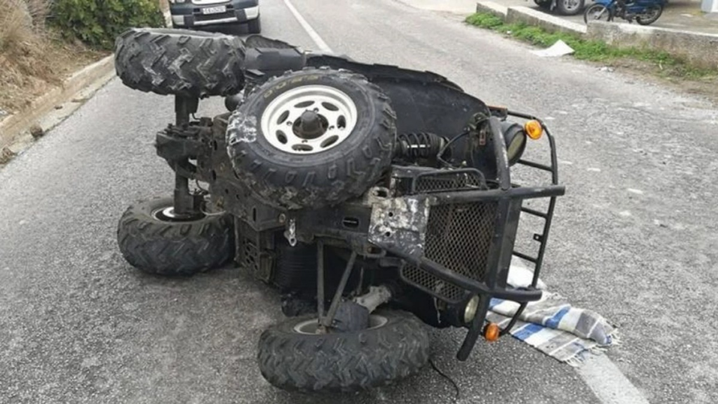 Τροχαίο-σοκ στην Κέρκυρα: 9 Πυροσβέστες απεγκλώβισαν πατέρα και γιο από χαντάκι μετά από ατύχημα με γουρούνα